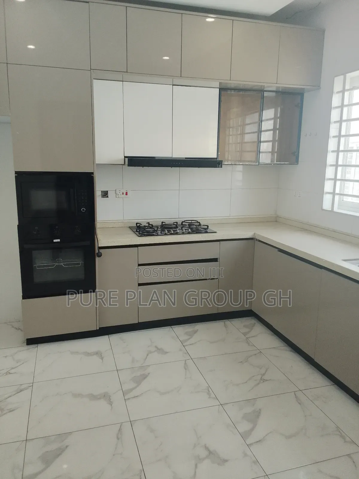 2bdrm Apartment in Abelemkpe, Lincoln School Area for rent