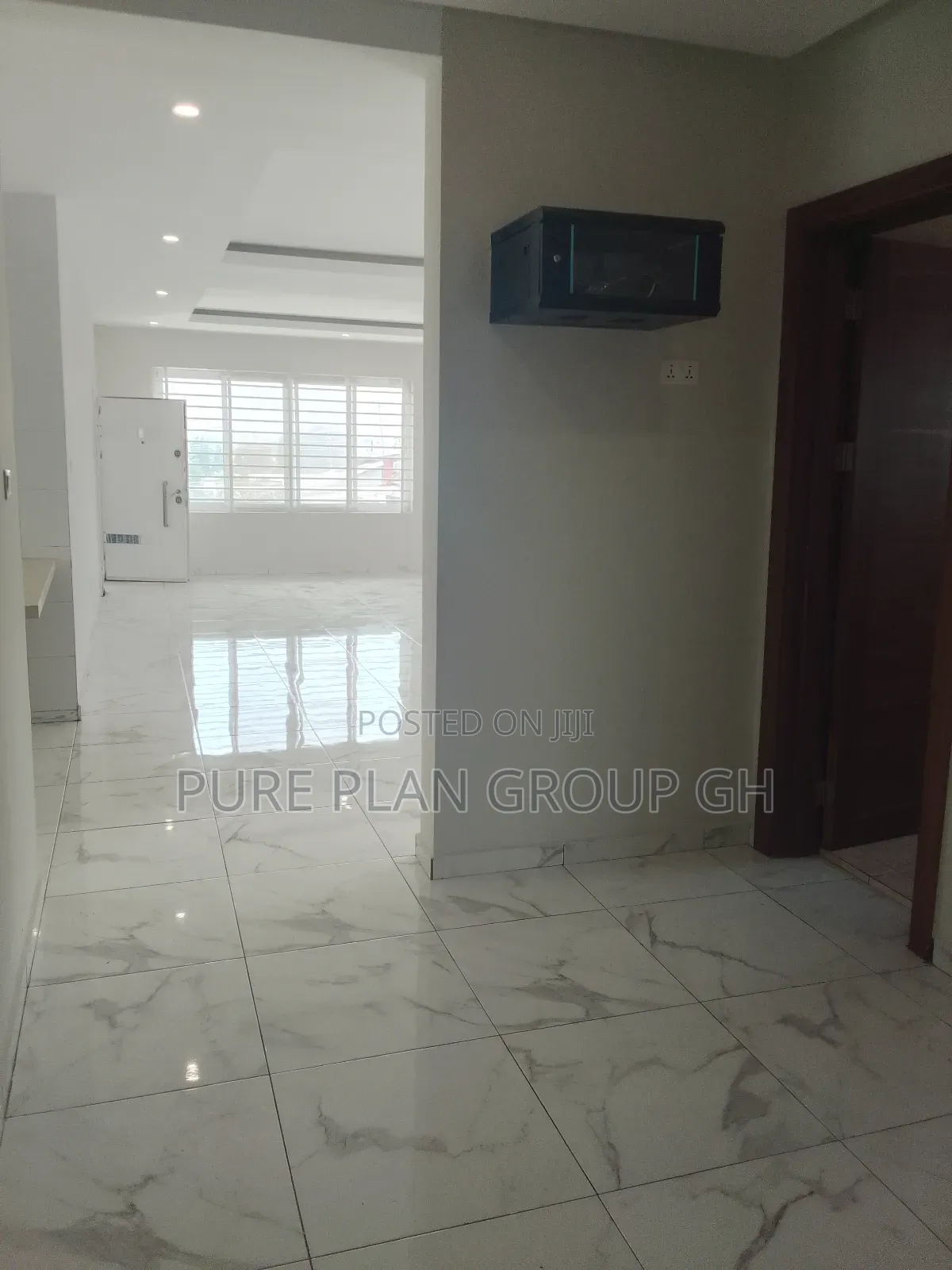 2bdrm Apartment in Abelemkpe, Lincoln School Area for rent