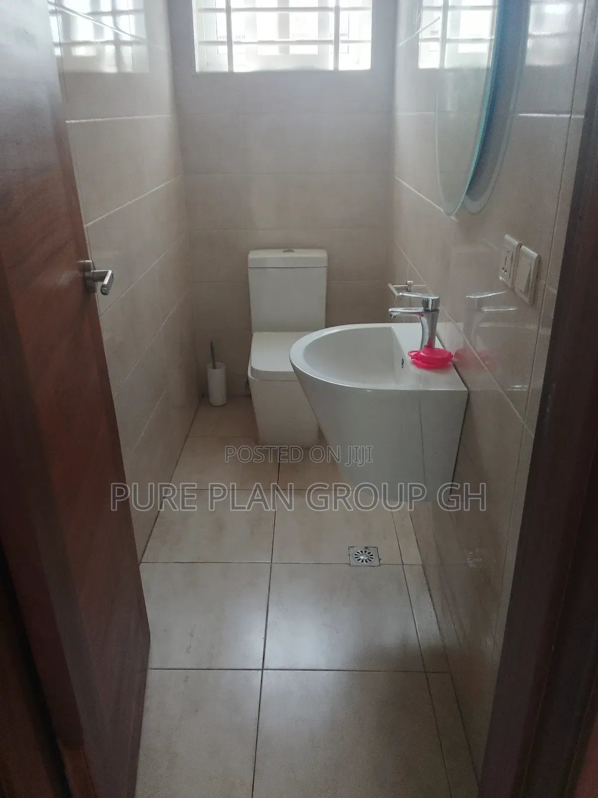 2bdrm Apartment in Abelemkpe, Lincoln School Area for rent