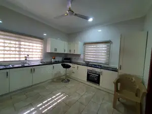 Furnished 2bdrm Apartment in School Junction for rent
