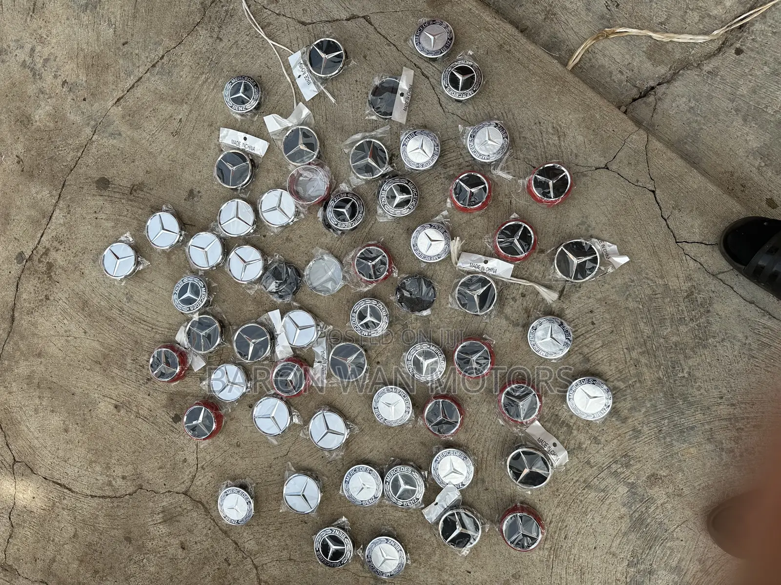 Mercedes Benz Wheel Caps Available