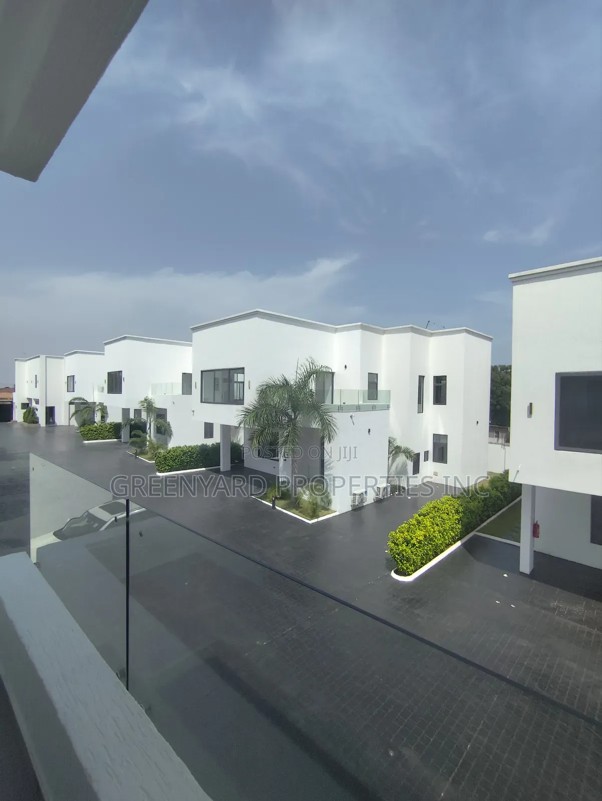 4bdrm Townhouse/Terrace in American House, East Legon for sale