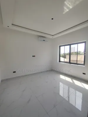 4bdrm Townhouse/Terrace in American House, East Legon for sale