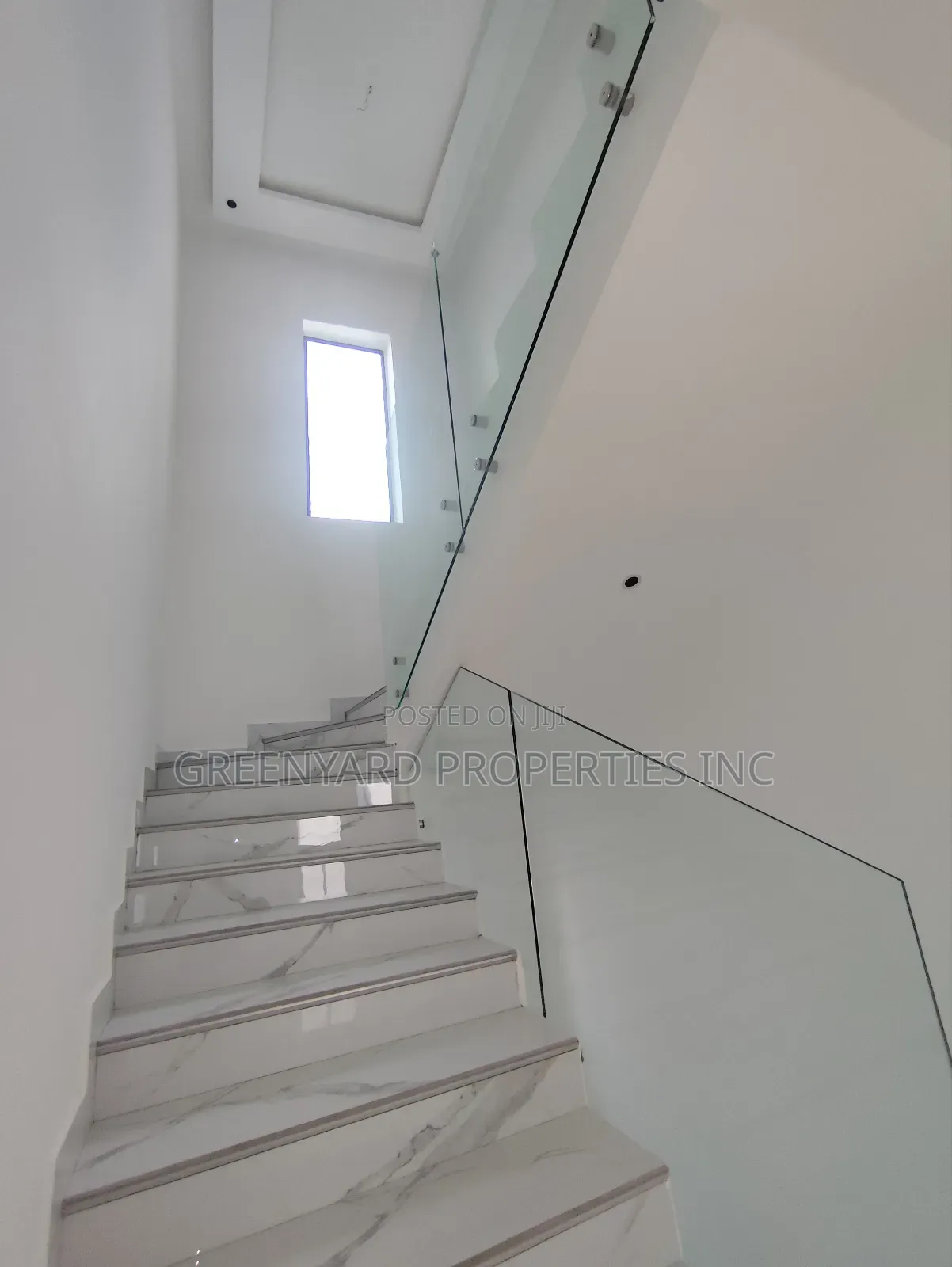 4bdrm Townhouse/Terrace in American House, East Legon for sale