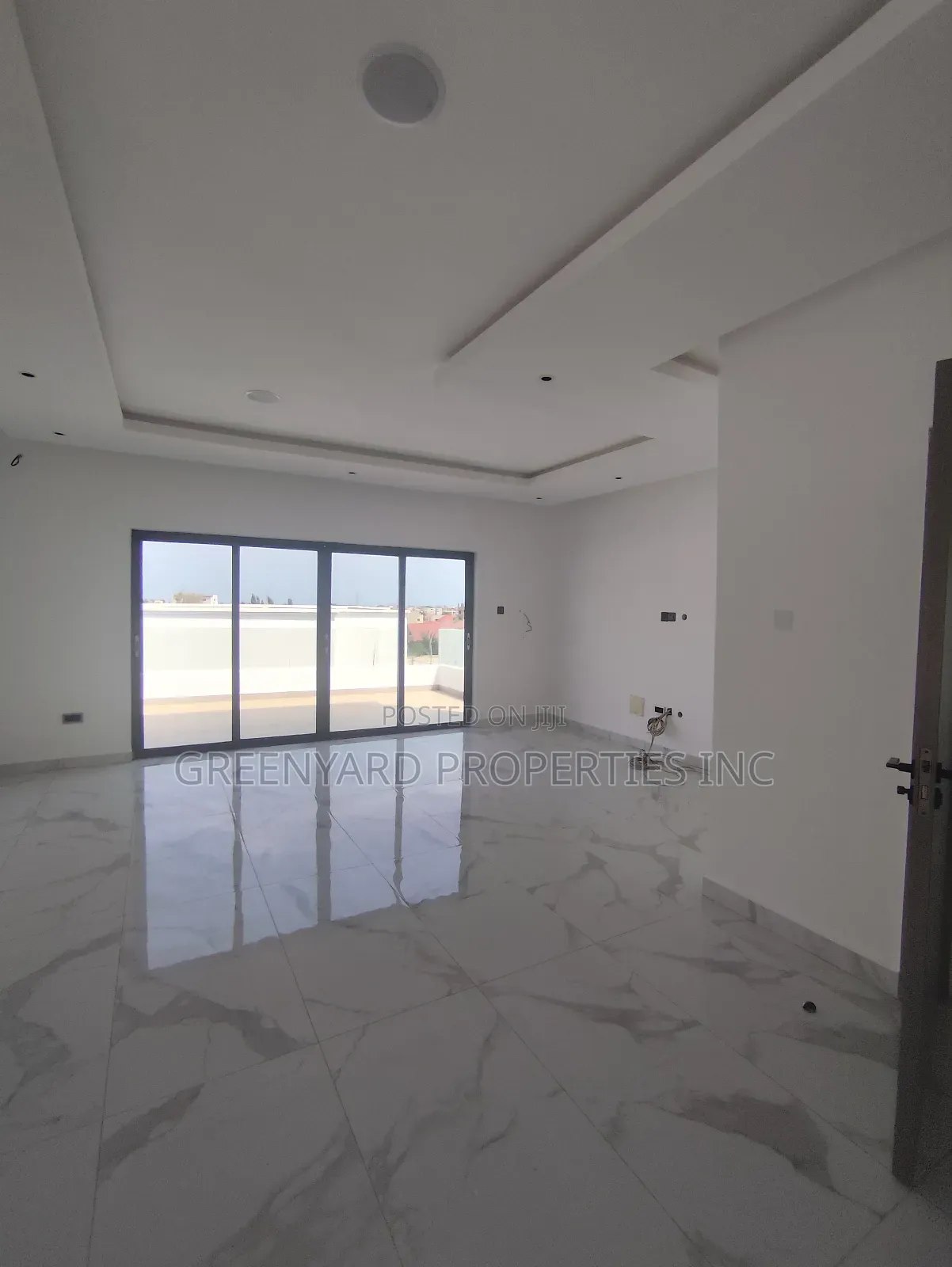 4bdrm Townhouse/Terrace in American House, East Legon for sale