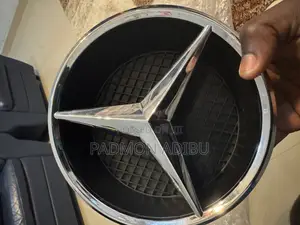 Benz Crown 2015 - 2018