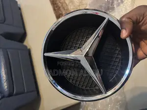 Benz Crown 2015 - 2018