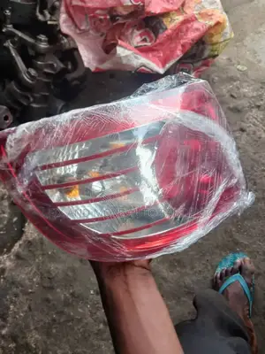 Hyundai Elantra 2004-06 Home Used Tail Light in Stock