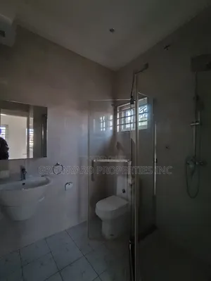 4bdrm House in A&C, East Legon for rent