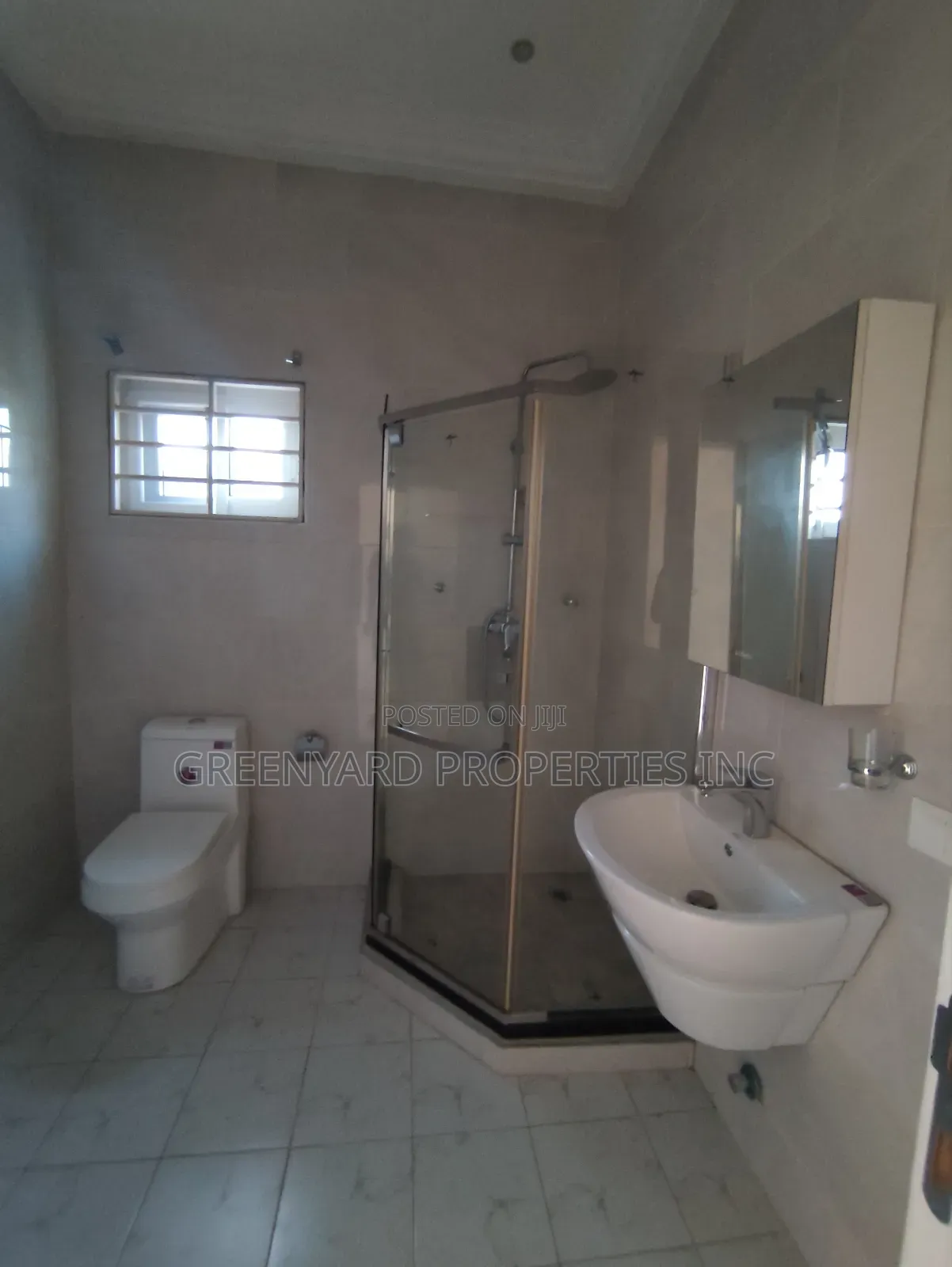 4bdrm House in A&C, East Legon for rent