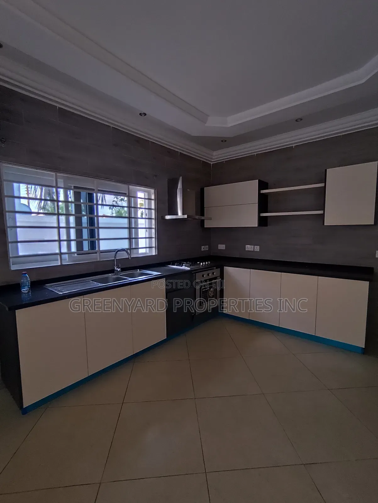 4bdrm House in A&C, East Legon for rent
