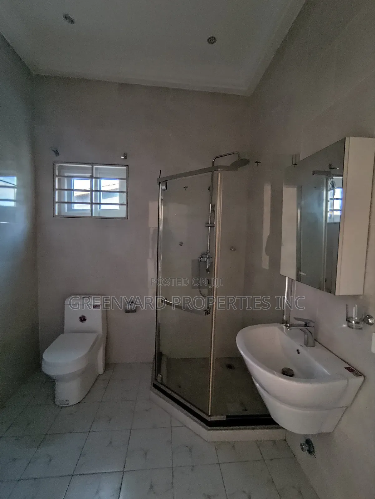 4bdrm House in A&C, East Legon for rent