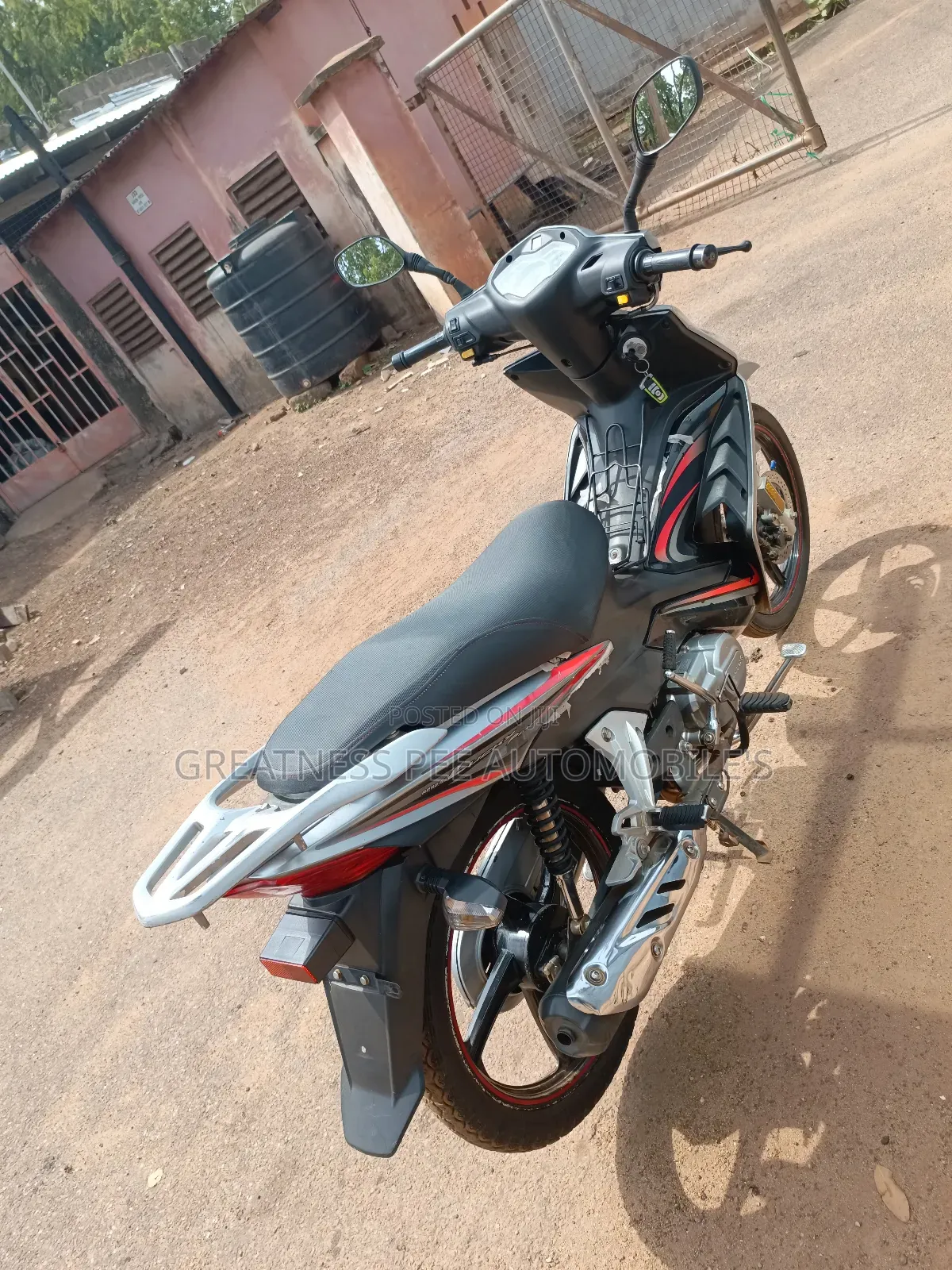 Aprilia 2021 Gray