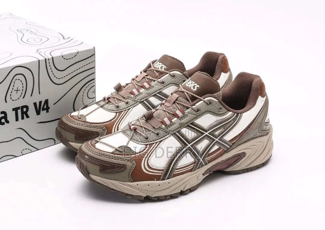 Asics Gel Kahana Brown