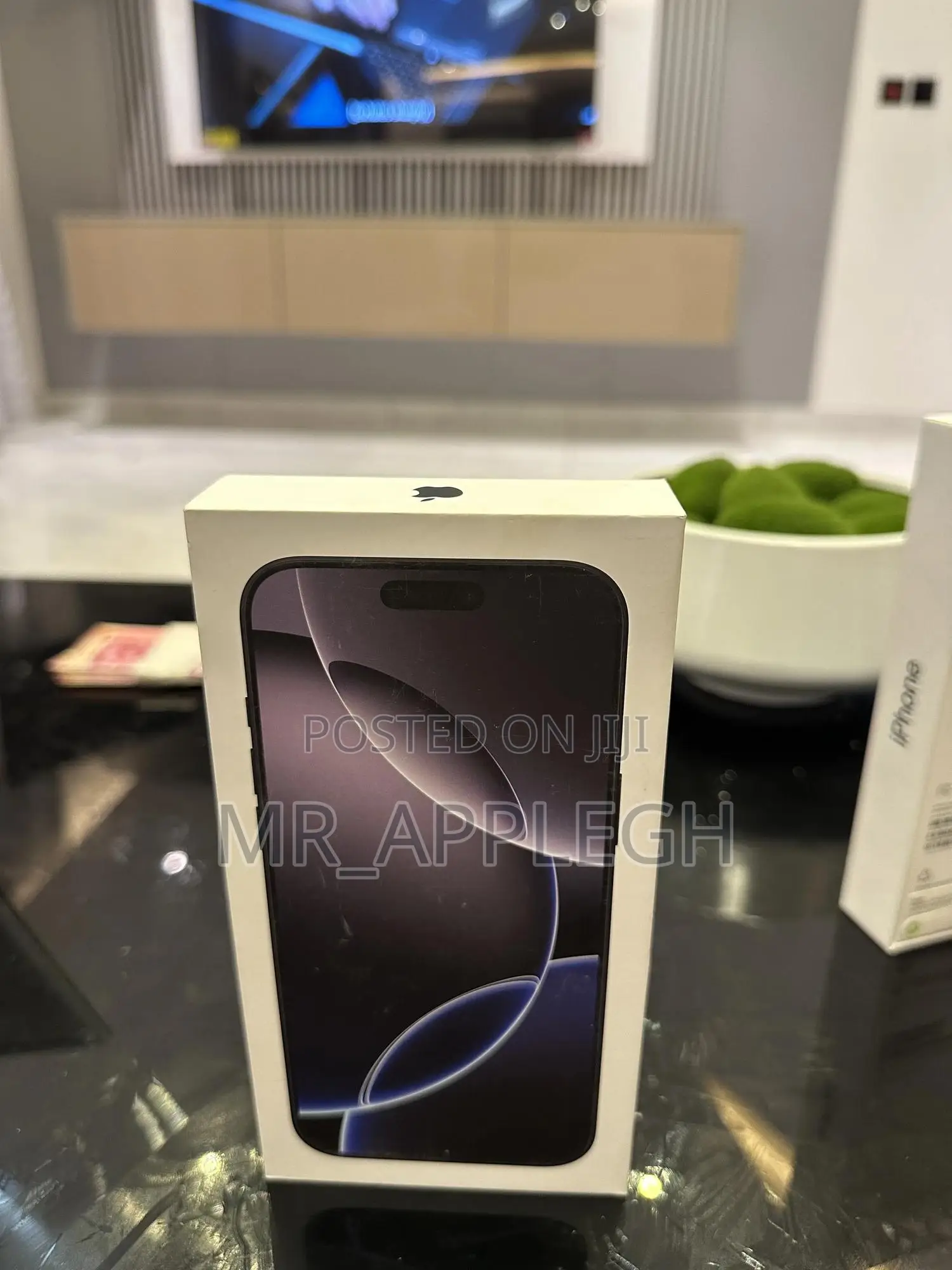New Apple iPhone 16 Pro Max 1 TB Black
