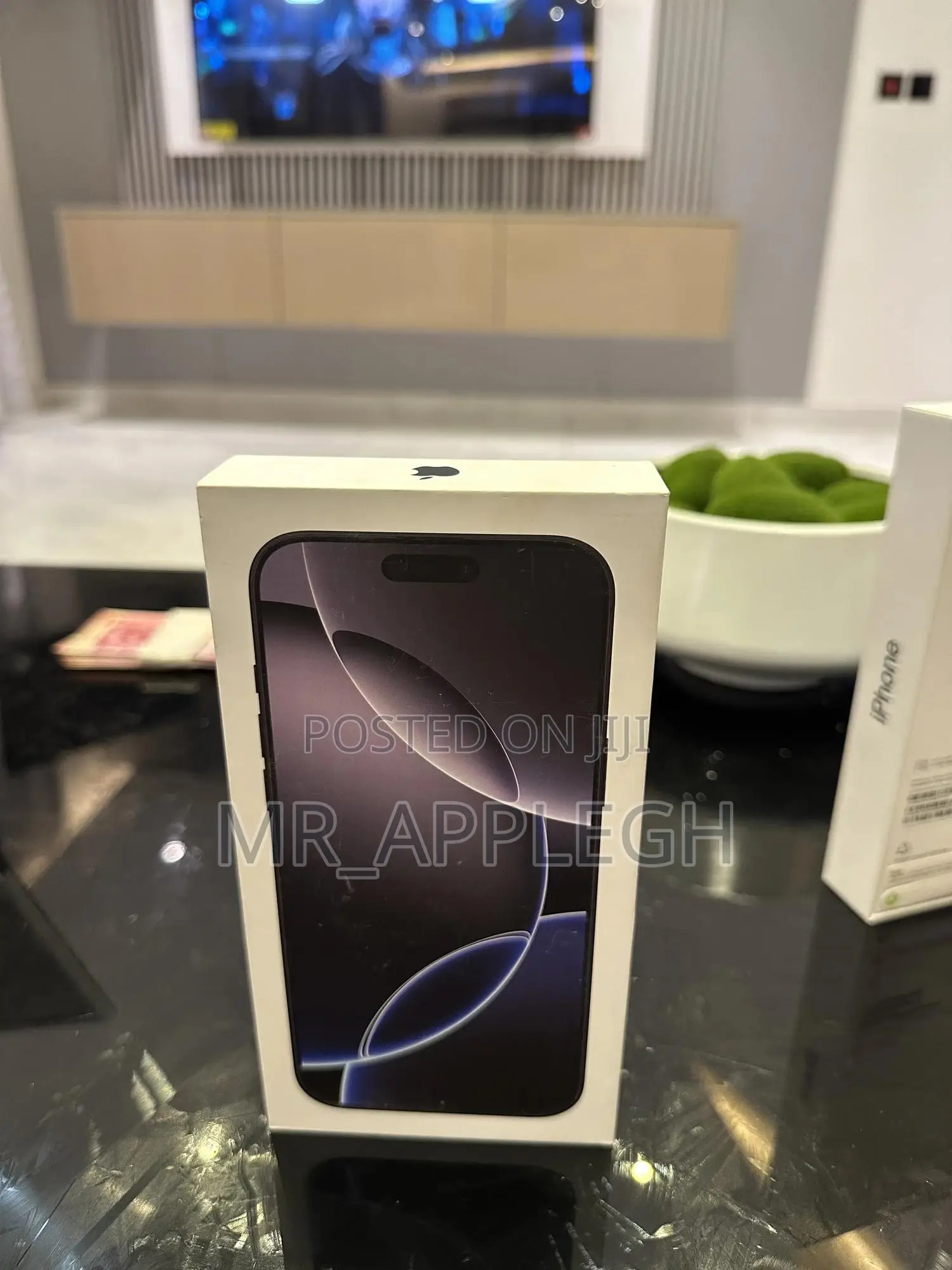 New Apple iPhone 16 Pro Max 1 TB Black