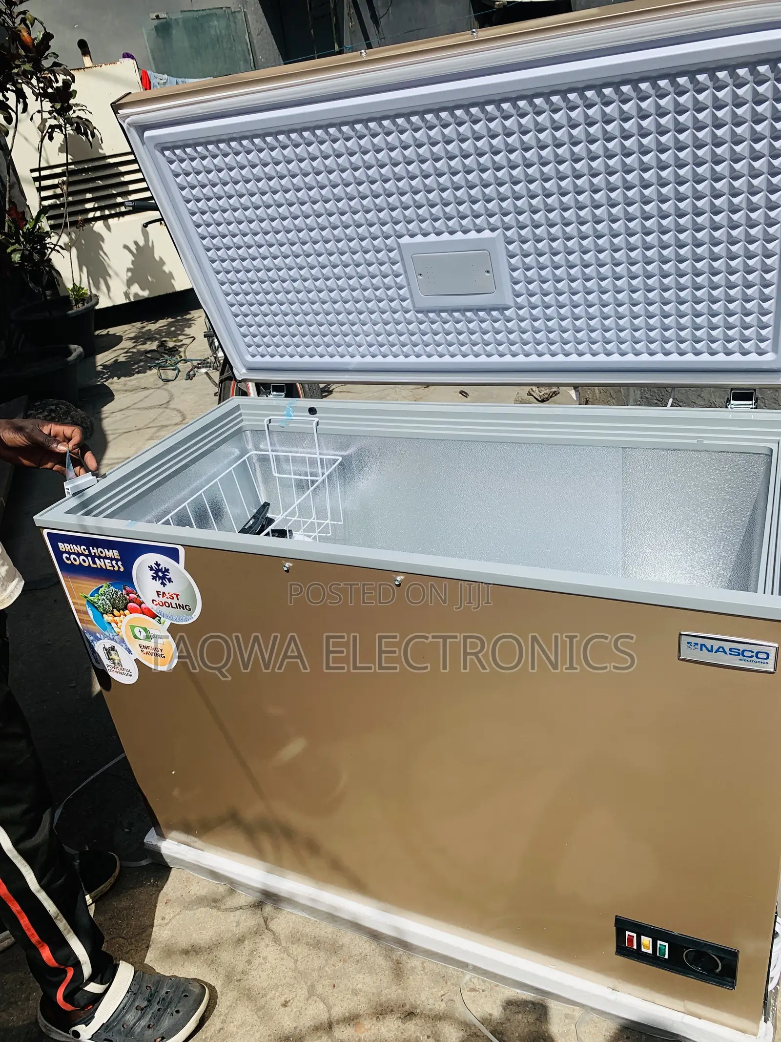 Strong 318 L Nasco Chest Freezer