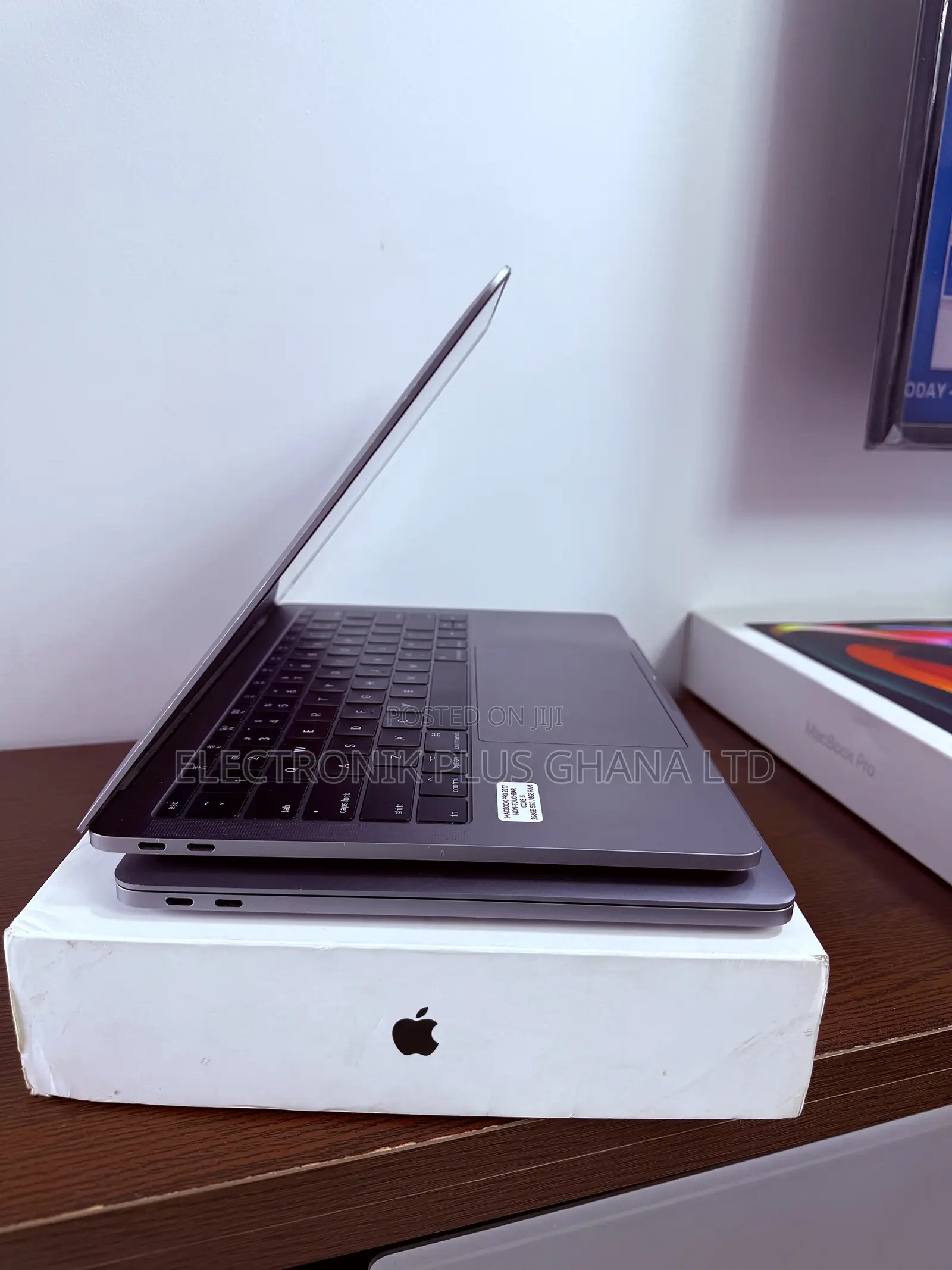 Laptop Apple MacBook Pro 2017 8GB Intel Core i5 SSD 256GB