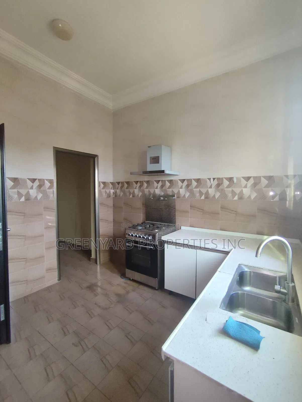 3bdrm Apartment in Mangos, East Legon for rent
