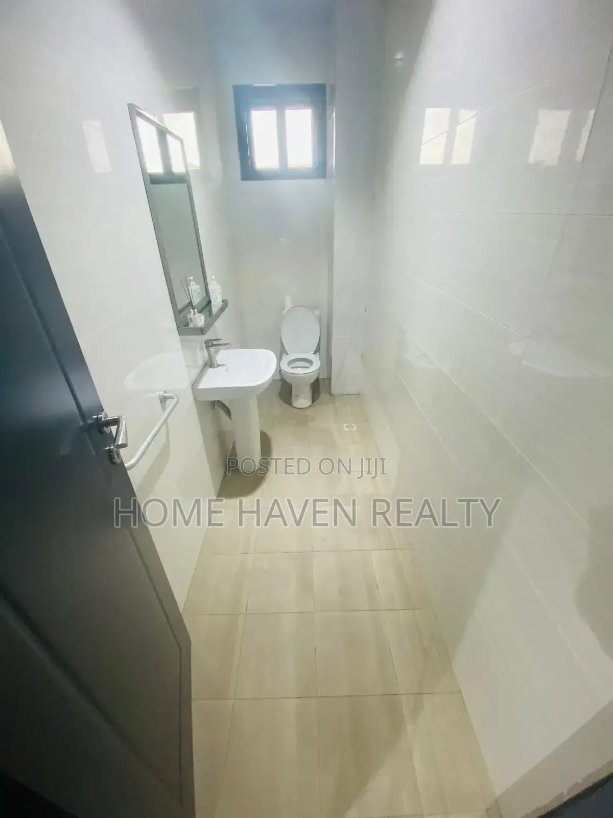 Furnished 3bdrm Apartment in Golf Hills, Achimota for rent