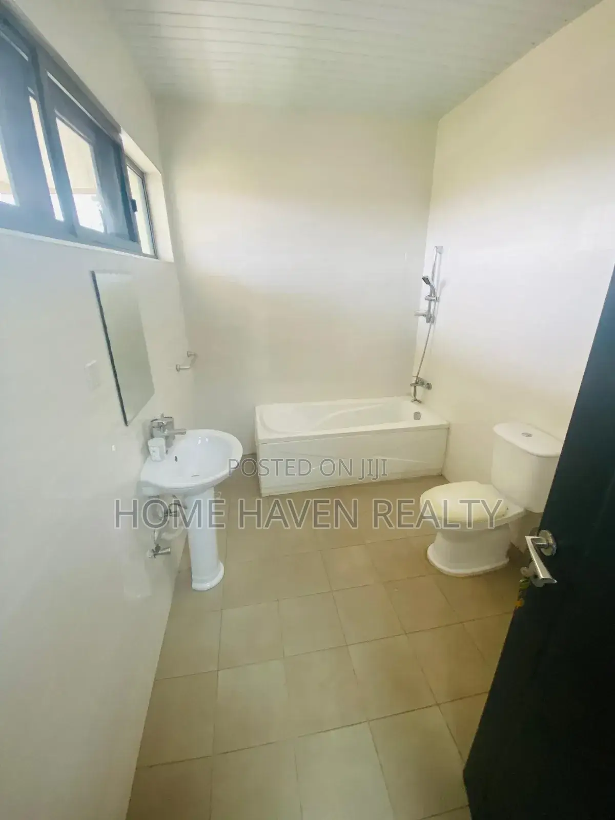 Furnished 3bdrm Apartment in Golf Hills, Achimota for rent