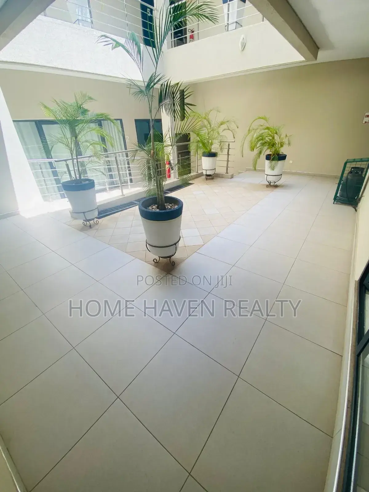Furnished 3bdrm Apartment in Golf Hills, Achimota for rent