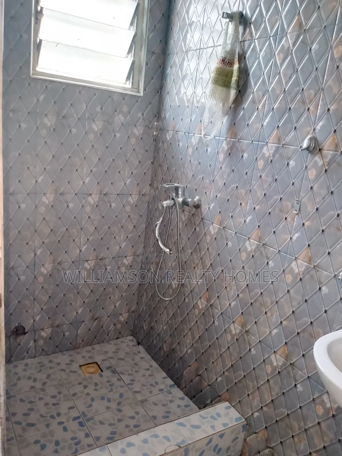 1bdrm Apartment in Community 17 Area, Spintex for rent