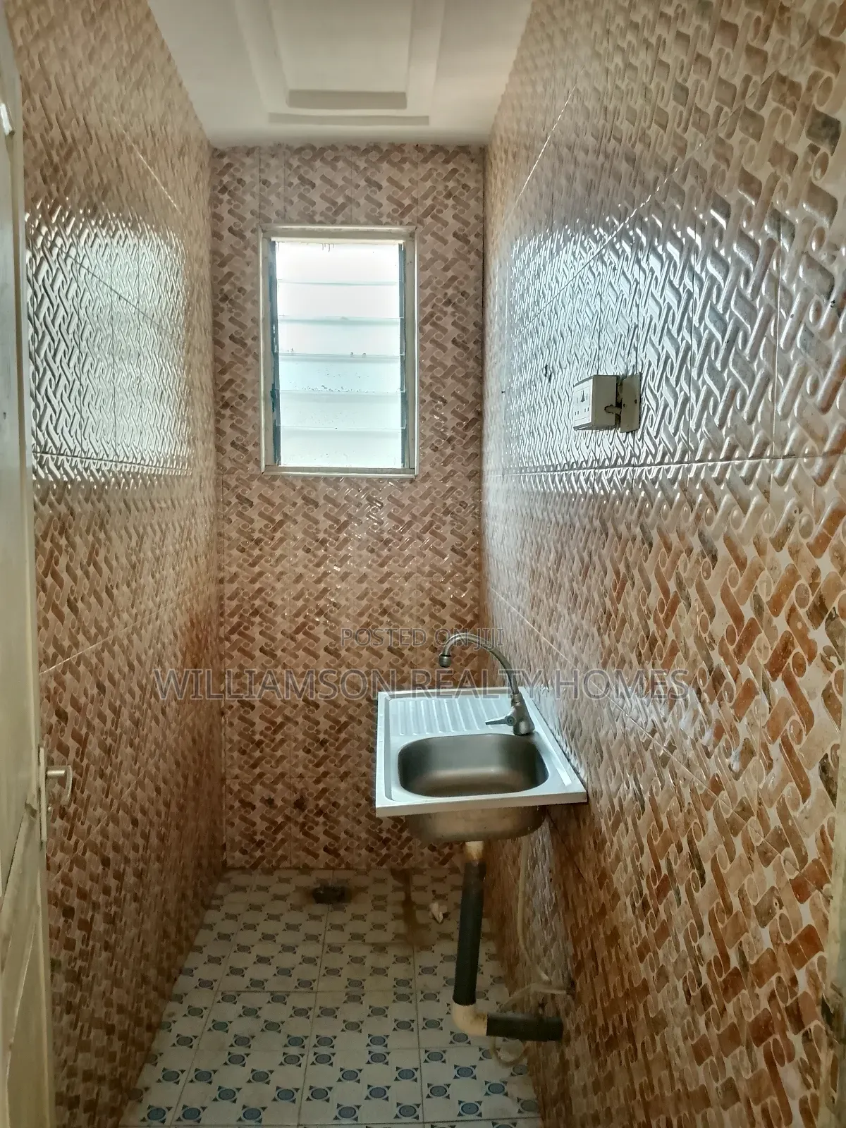 1bdrm Apartment in Community 17 Area, Spintex for rent