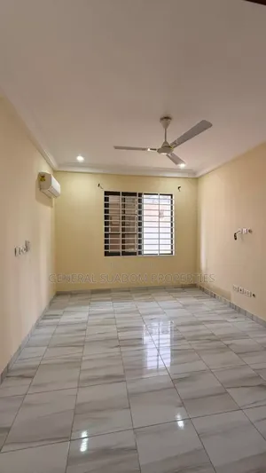 3bdrm Apartment in Suadom Properties, Baatsona Total for rent