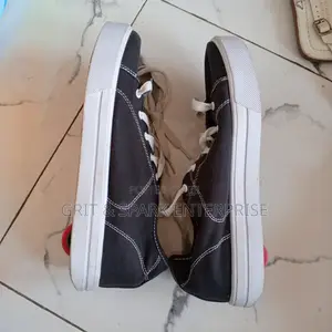 German Heelys Black Canvas Low Top Skate Wheeled Sneaker