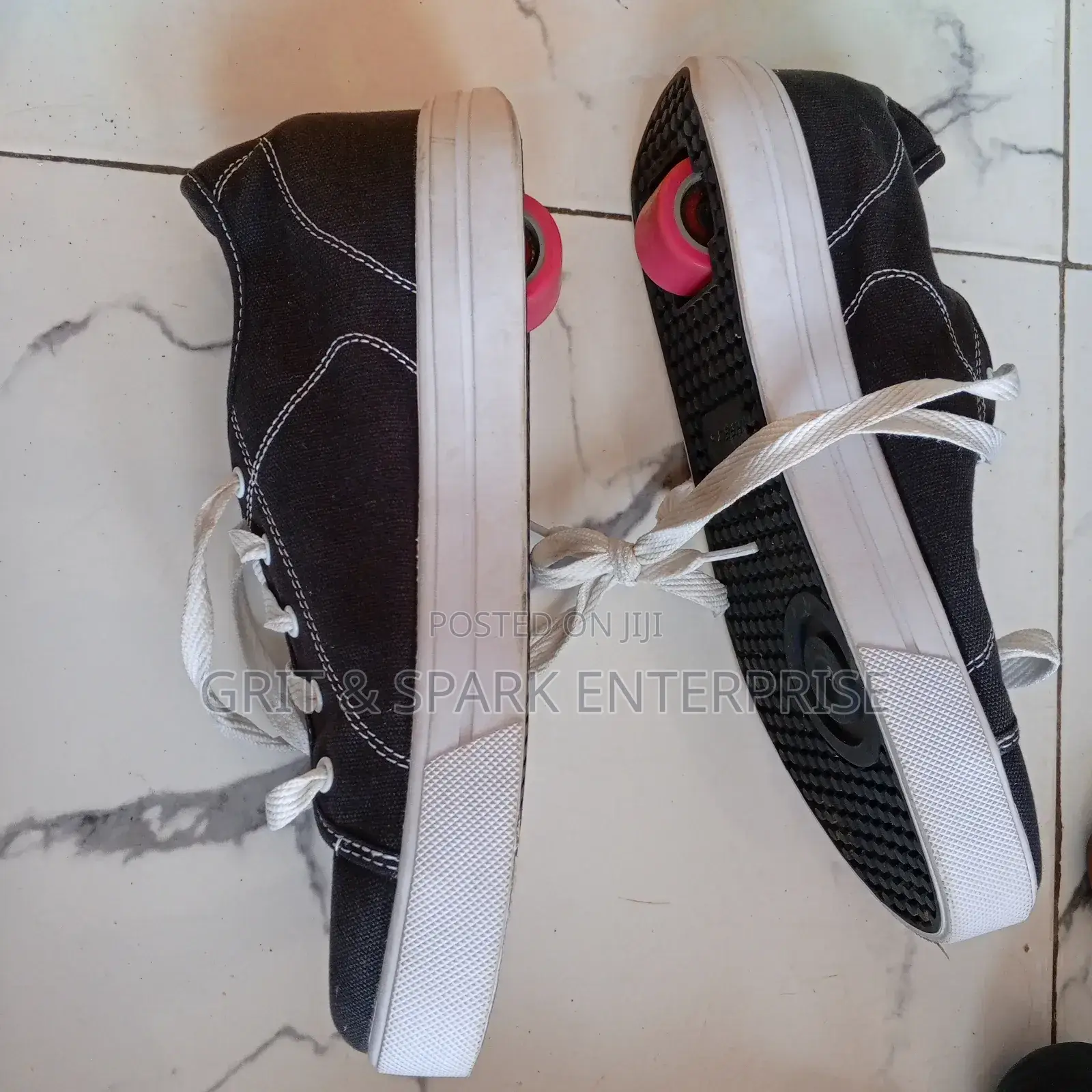 German Heelys Black Canvas Low Top Skate Wheeled Sneaker