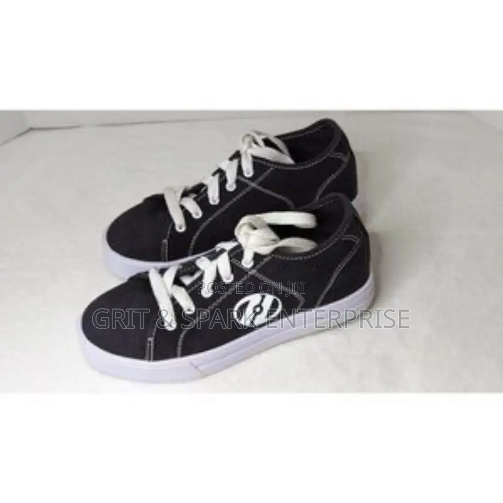 German Heelys Black Canvas Low Top Skate Wheeled Sneaker