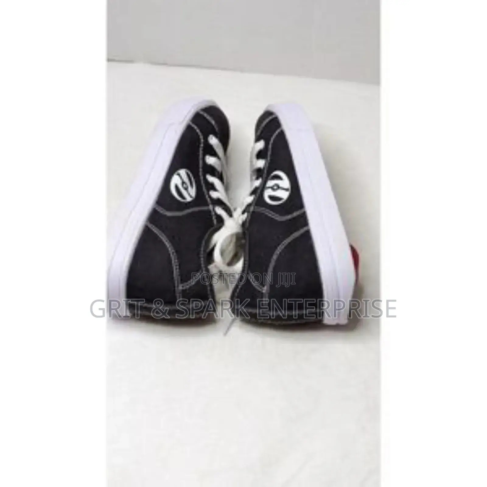 German Heelys Black Canvas Low Top Skate Wheeled Sneaker