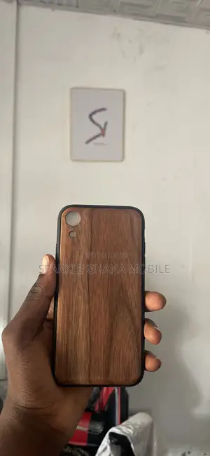 iPhone Xr Wooden Design Case