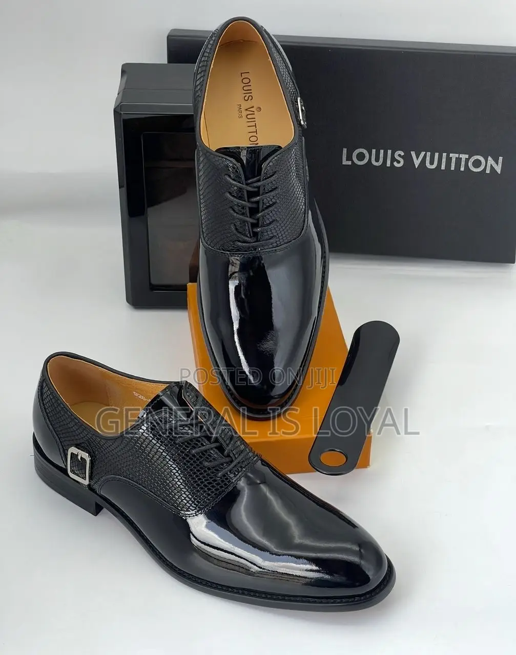Louis Vuitton Shoe / Mirror