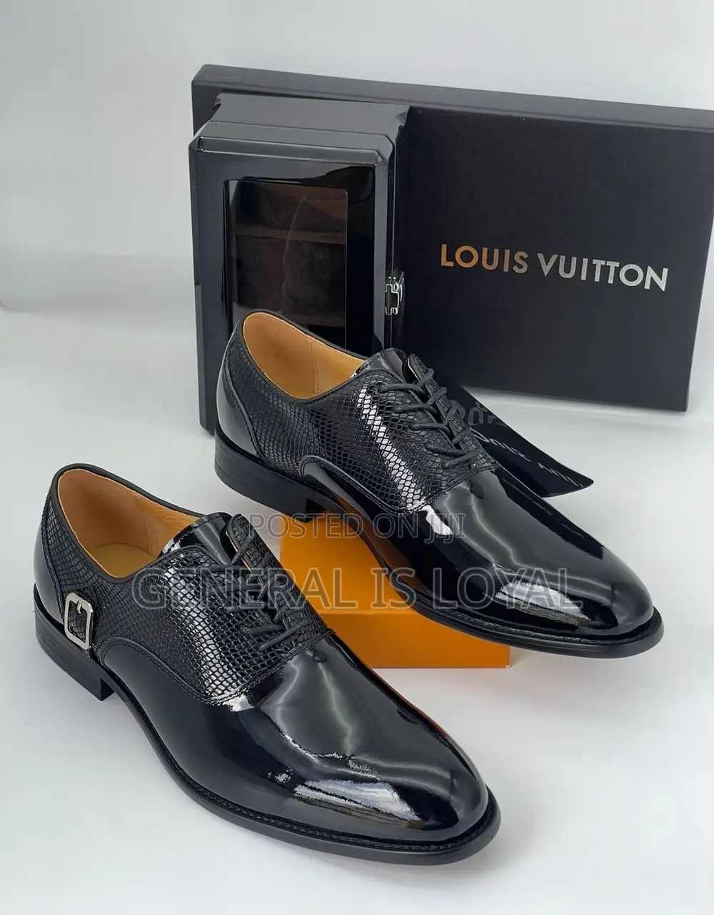 Louis Vuitton Shoe / Mirror