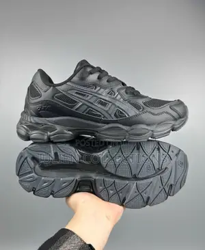 Asics Gel Kayano All Black