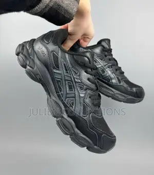 Asics Gel Kayano All Black
