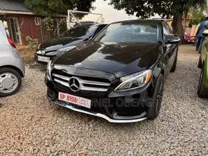 Photo - Mercedes-Benz C300 2016 Black
