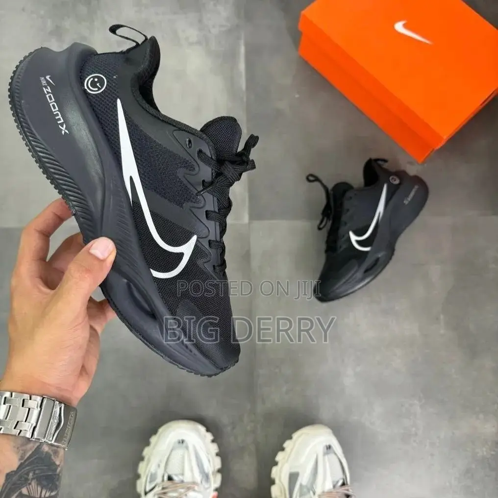 Nike Zoom Runner Black and White