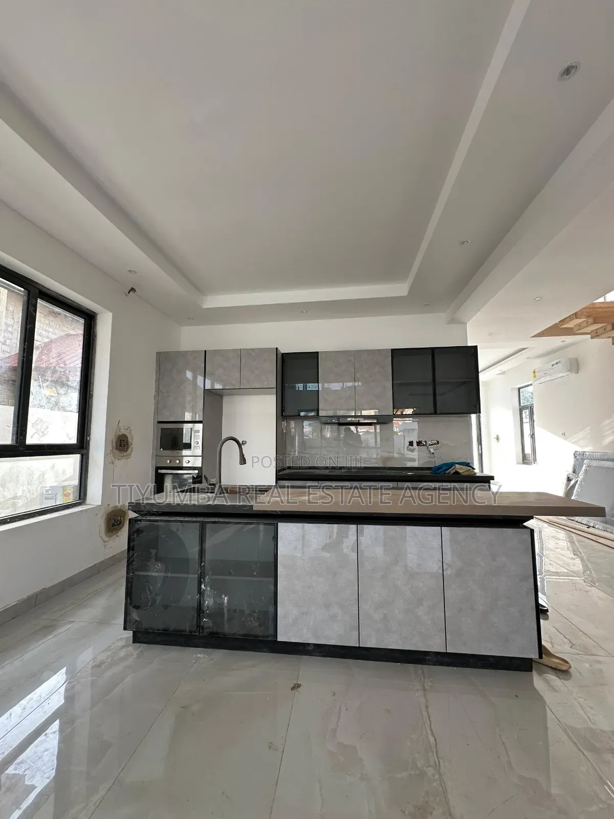 5bdrm House in Tiyumba Real Estate, Adjiriganor for sale