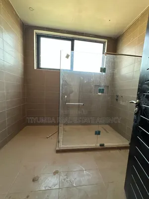 5bdrm House in Tiyumba Real Estate, Adjiriganor for sale