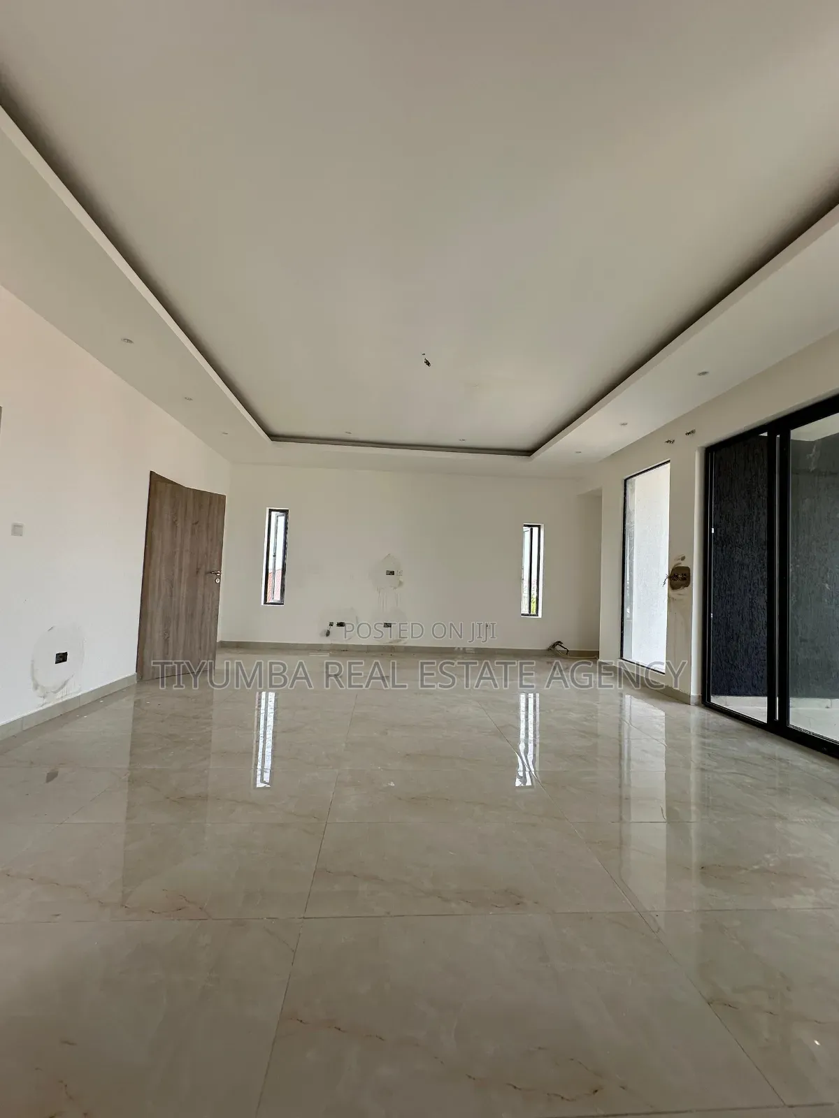 5bdrm House in Tiyumba Real Estate, Adjiriganor for sale