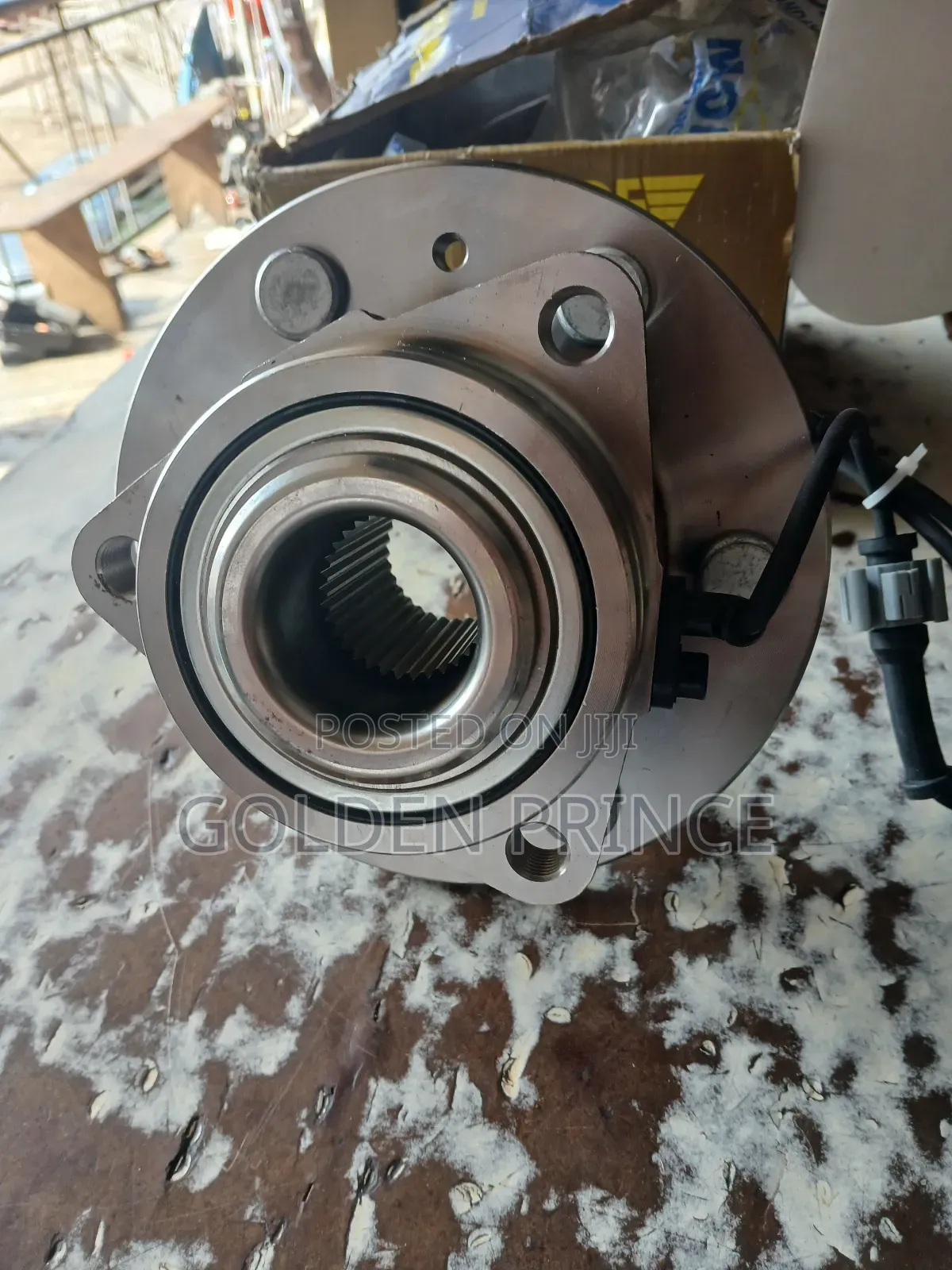 Escalade Front Hub 4×4 018-2020 (1pc)