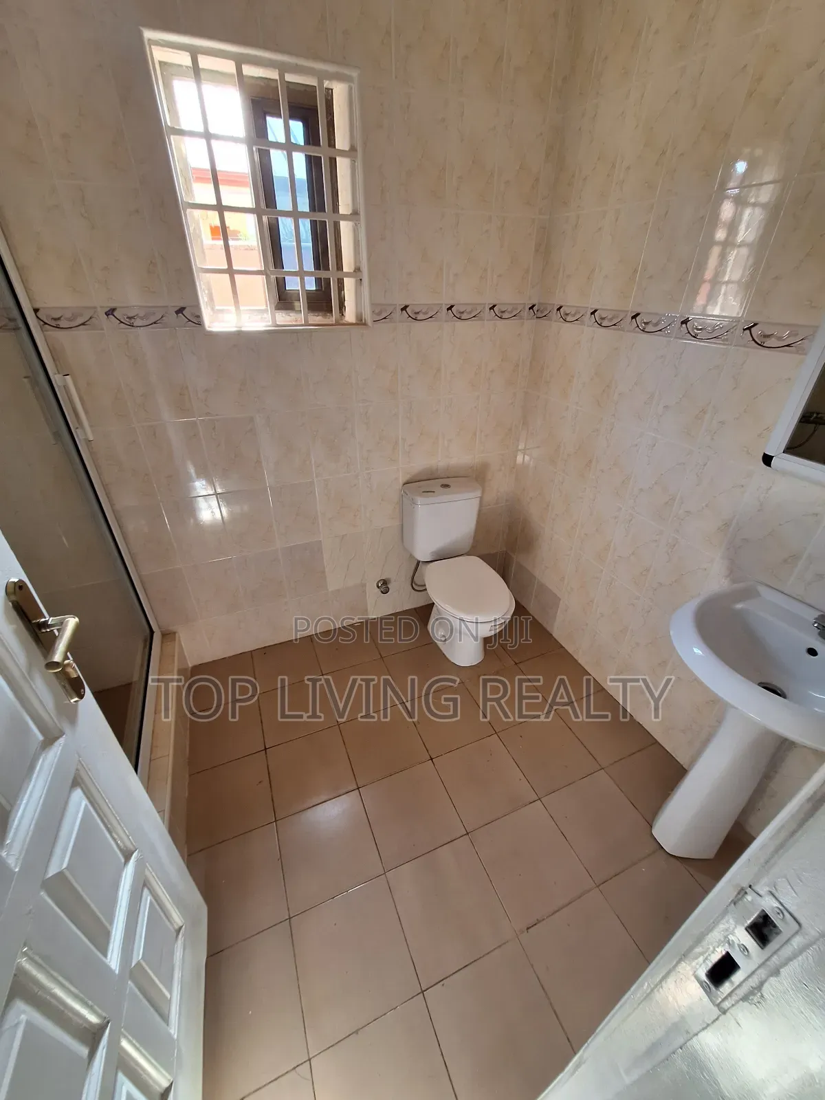 4bdrm Bungalow in Ashaley Botwe for rent
