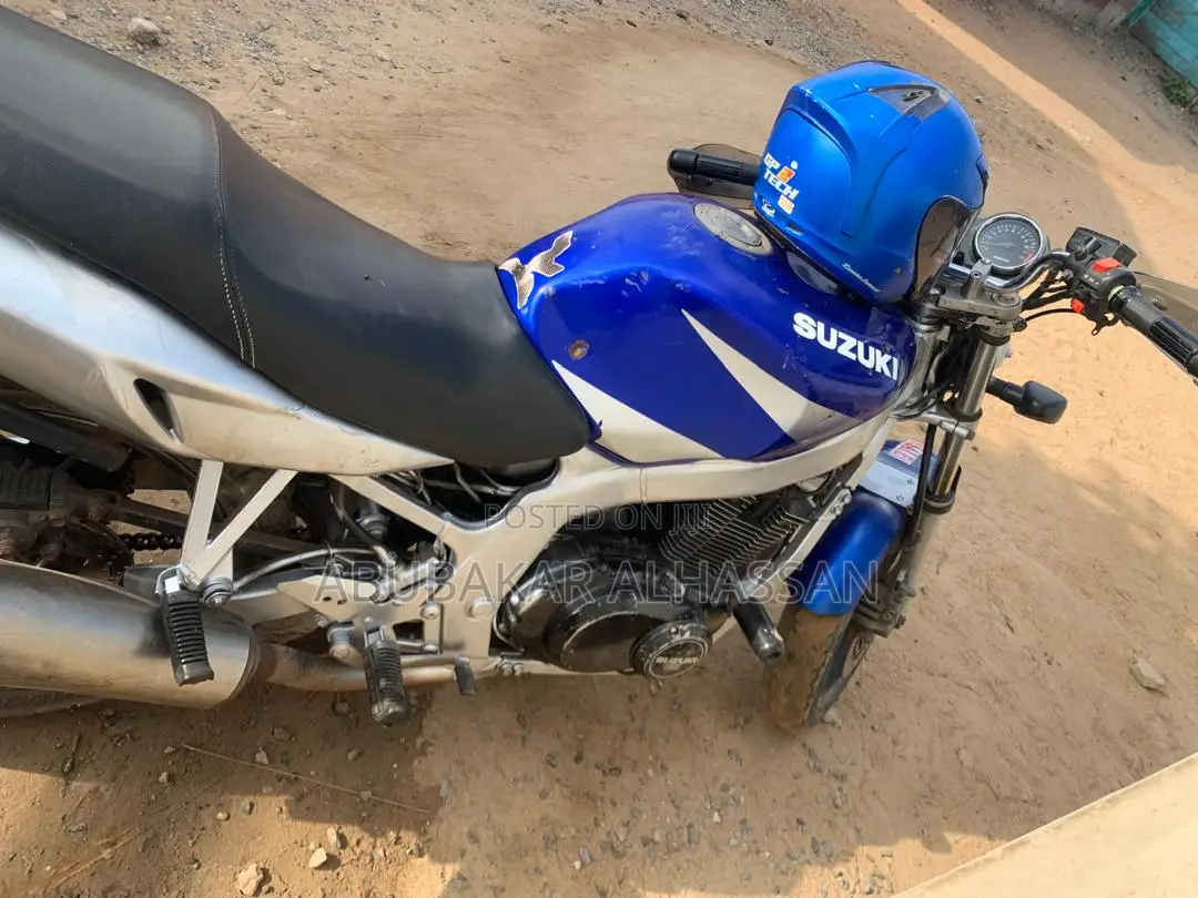 Suzuki GSR 2022 Blue