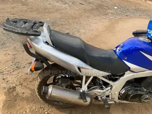 Suzuki GSR 2022 Blue