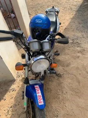 Suzuki GSR 2022 Blue
