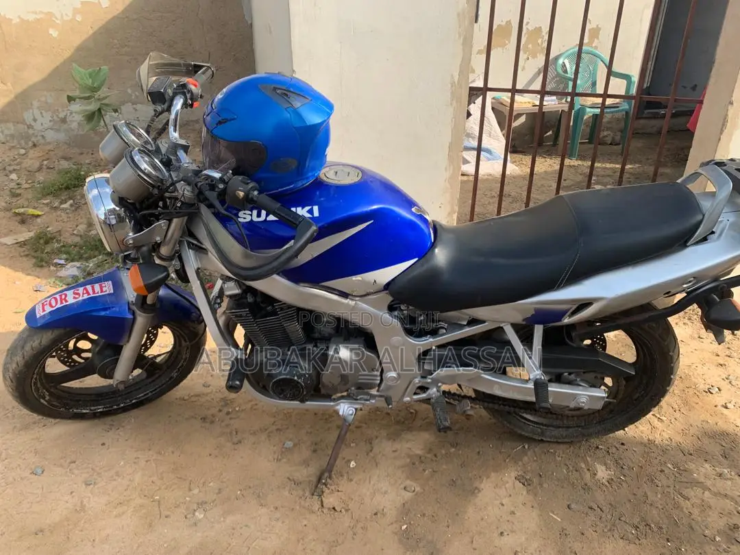 Suzuki GSR 2022 Blue