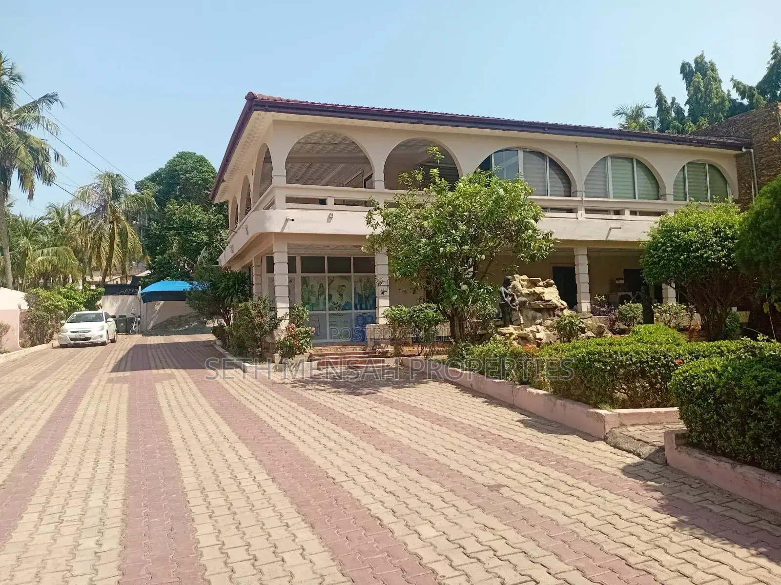 7bdrm House in Airport Residential Area for rent